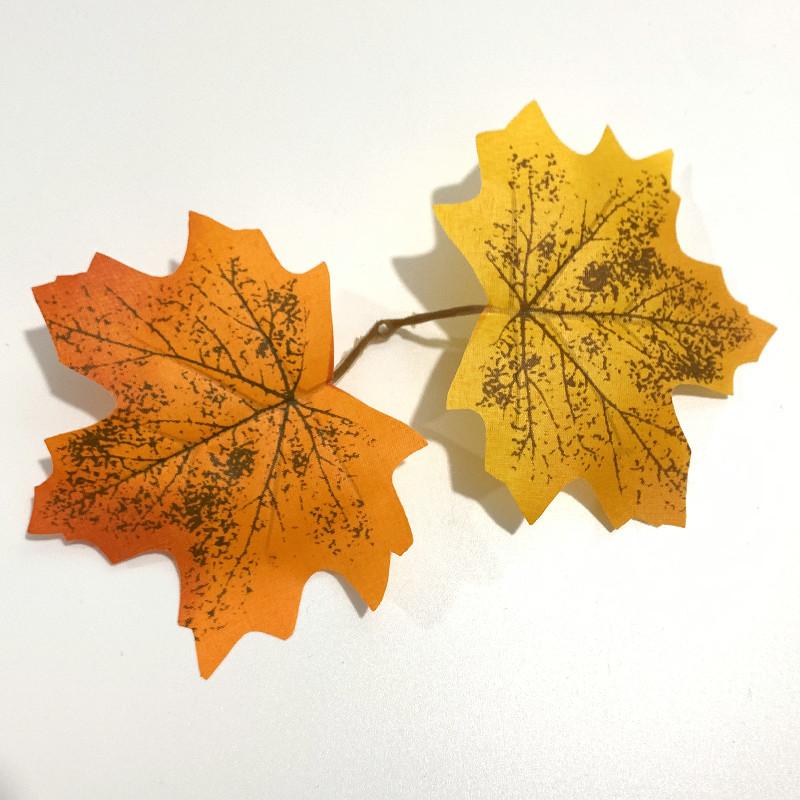 Silk-screen large maple leaf