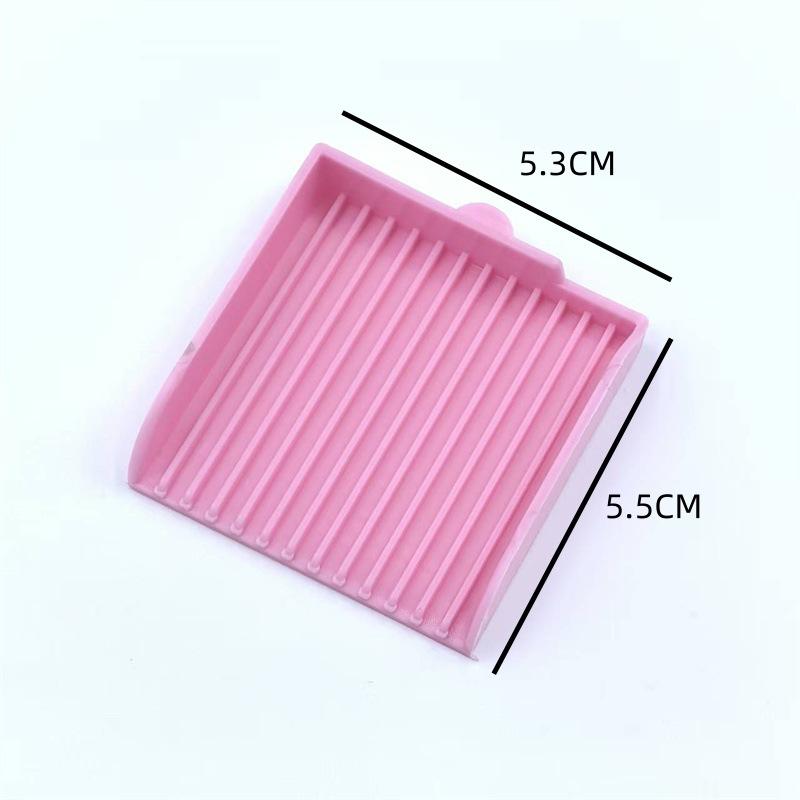 One large bean shovel (pink)