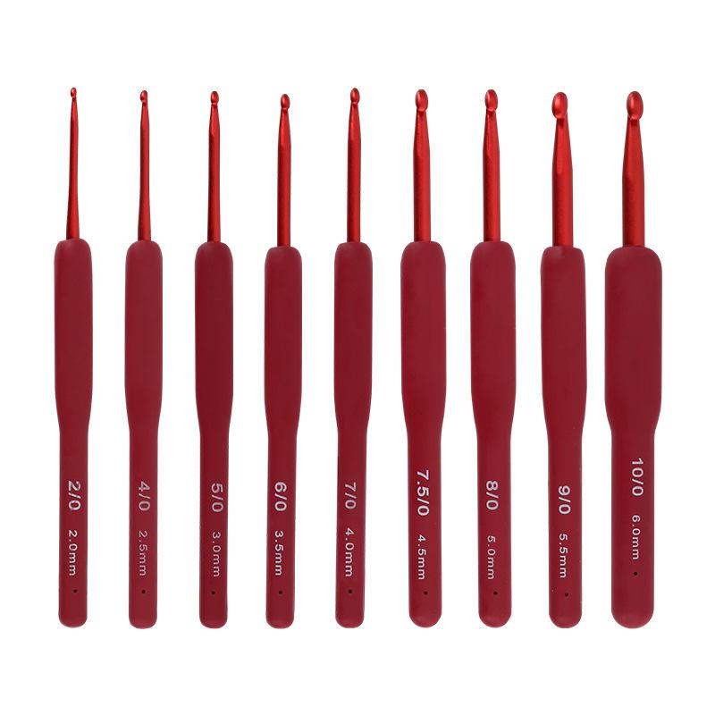 Red soft-grip crochet hook / 2.0mm