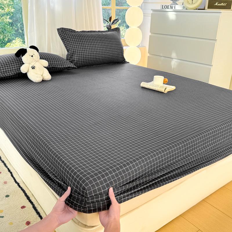 Black grids / Custom pillowcase (color random) - sold individually, orders will not be shipped