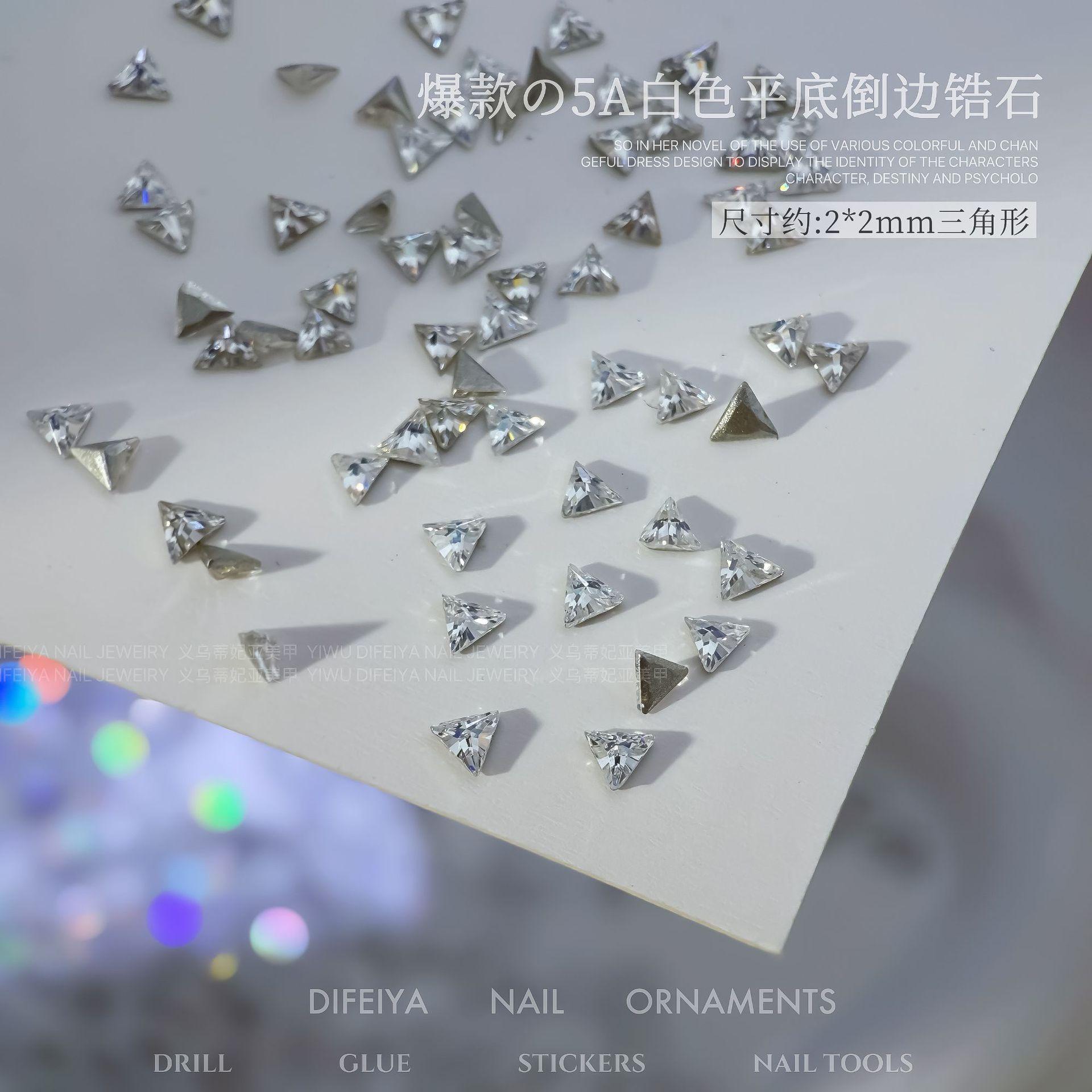 White flat bottom beveled zircon [2*2mm triangle]