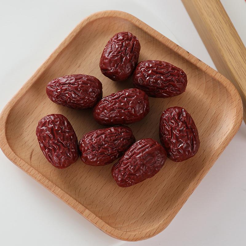 Buy by the gram / Red dates