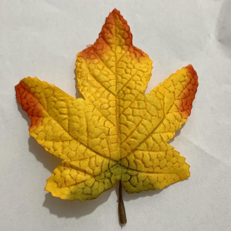 Single medium Maple Leaf