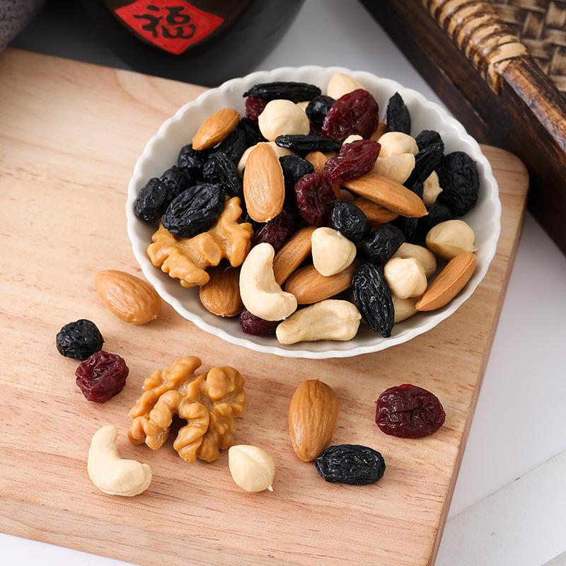 Buy by the gram / Nut Mix B