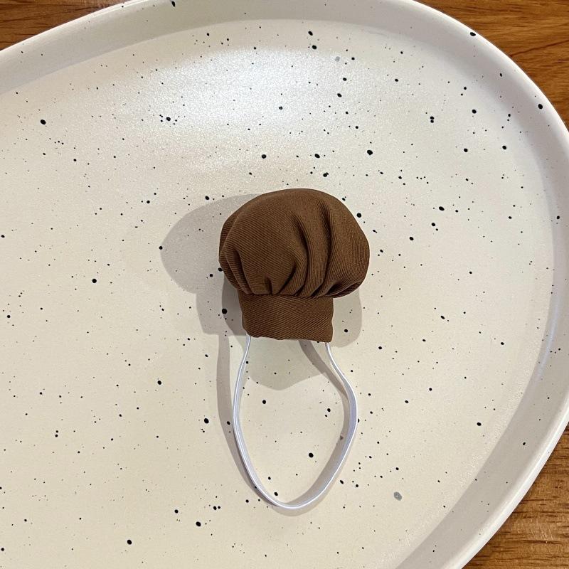 Brown chef hat (elastic cord)