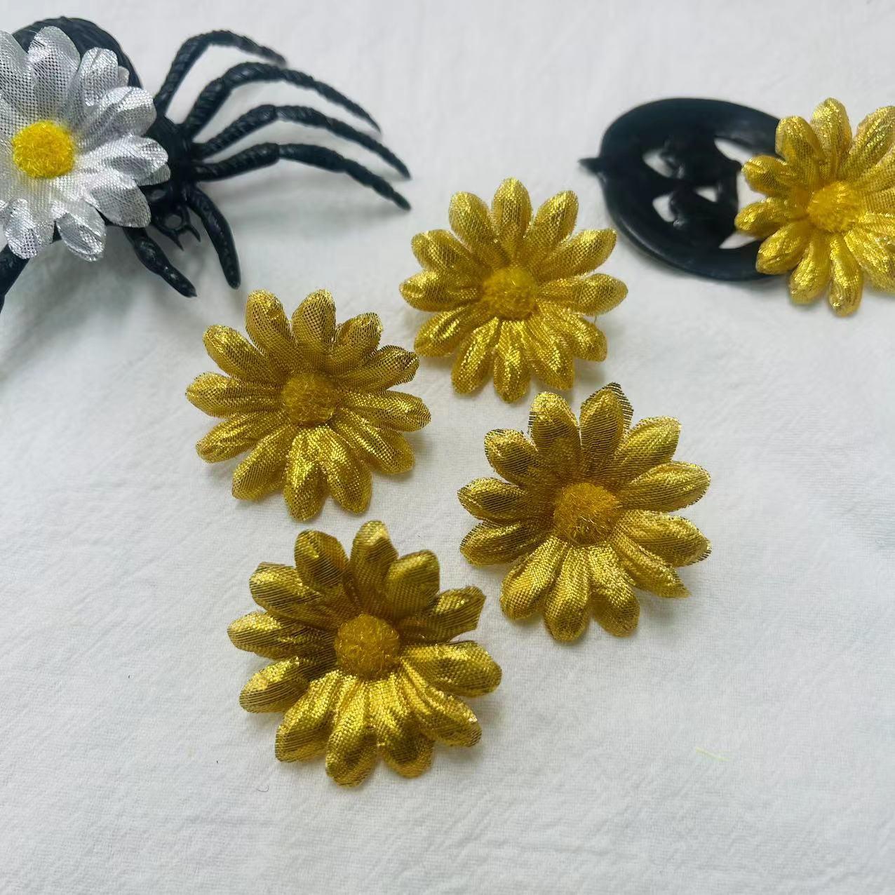 Factory direct 4cm black gold and silver small daisy 12 leaves 2 layers sunflower small sunflower cross-border hot sunny flowers thumbnail 2