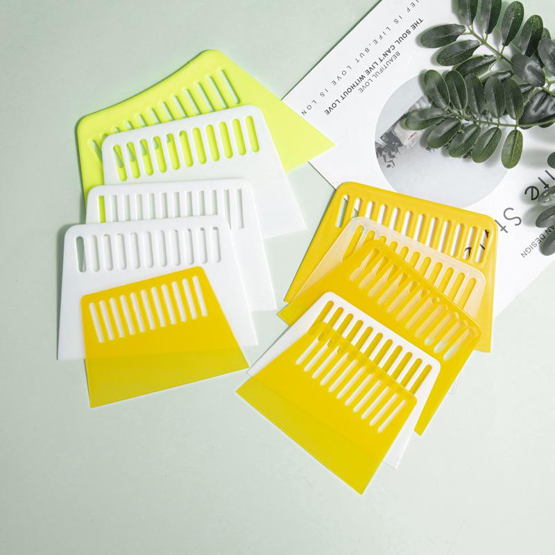 Taizhou plastic wallpaper scraper universal glue to increase thickening decoration transparent wall paste paint paint scraper wholesale thumbnail 2