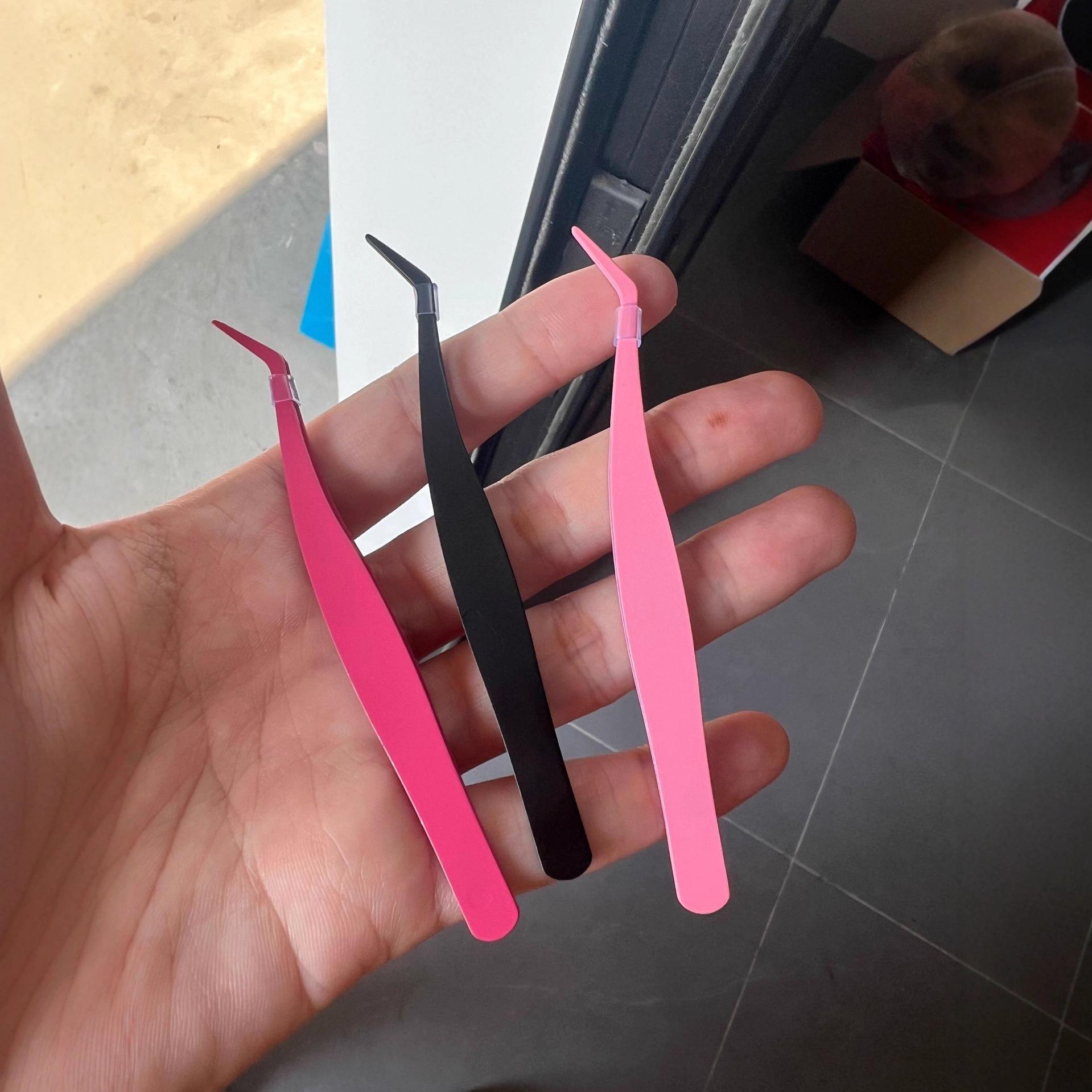 Factory Direct Supply Stainless Steel High-Precision Small Gold Feather Clip for Grafting False Eyelashes Tweezers Pointed Eyelash Curler Curved Tip Blooming thumbnail 4