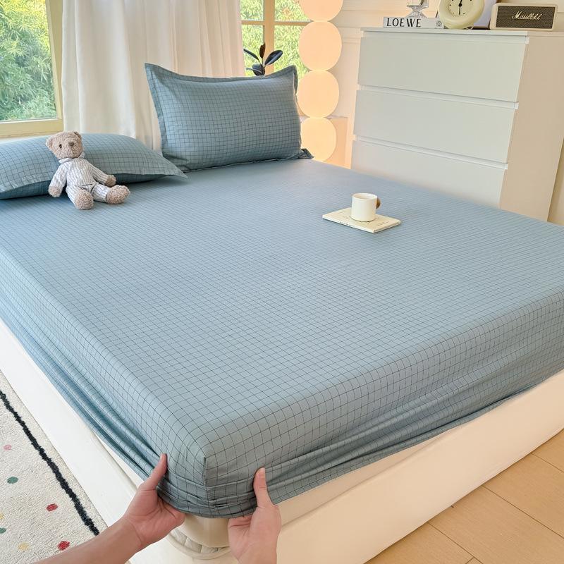 Lang / Custom pillowcase (color random) - sold individually, orders will not be shipped