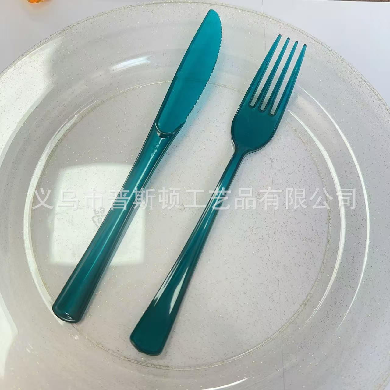 Transparent lake blue (same color as cups and plates) / Knife