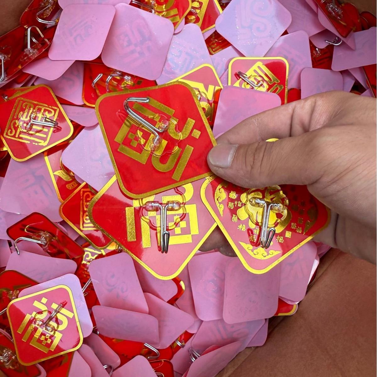 New year's hook square [iron hook]