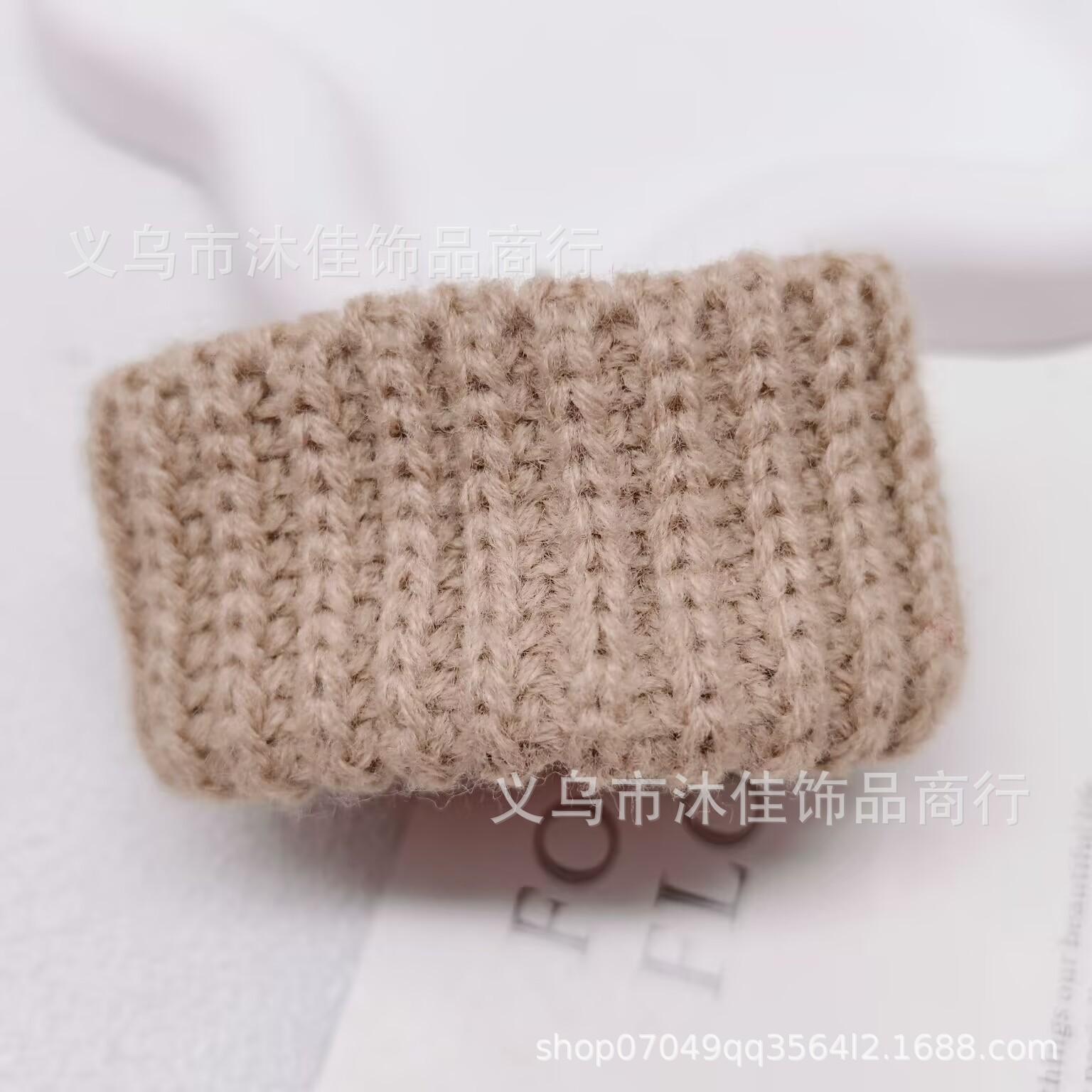 Khaki (without bear mark)